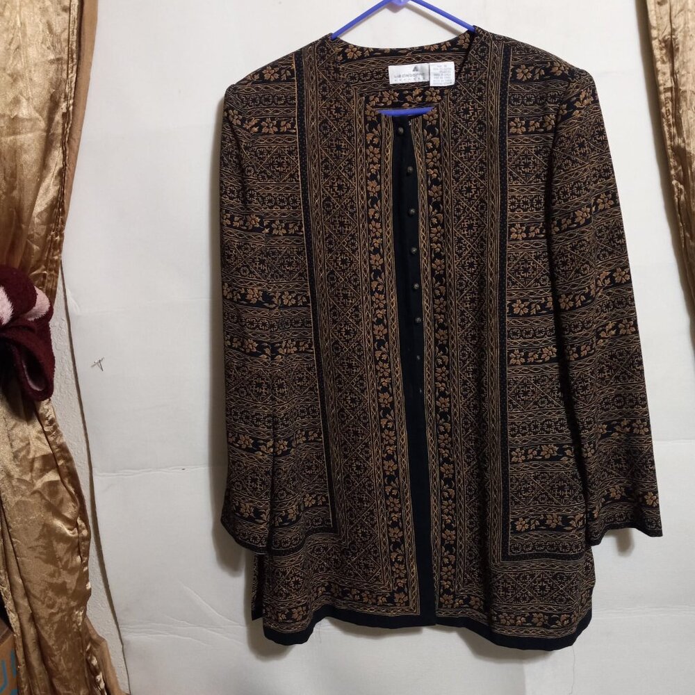 LIZ CLAIBORNE